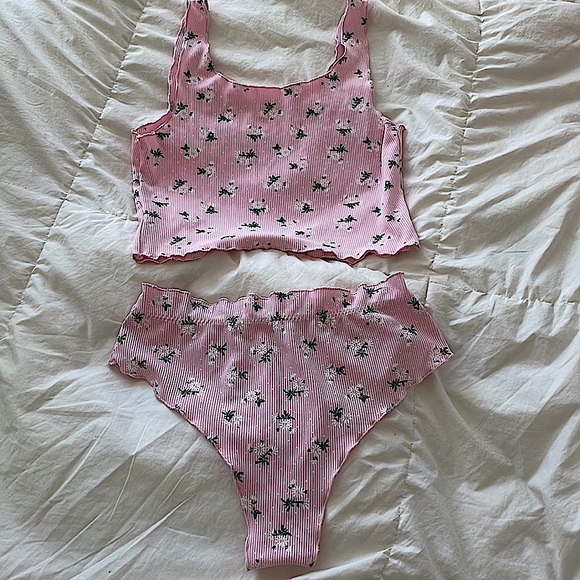 *NEW* Ribbed Pyjama Set - Picture 3 of 3